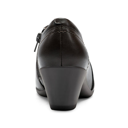 Easy Spirit Caine Round Toe Shooties - Brown
