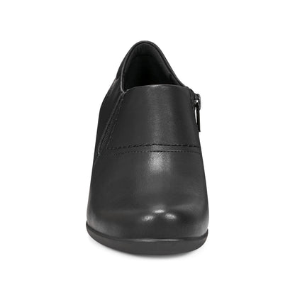 Easy Spirit Caine Round Toe Shooties - Black